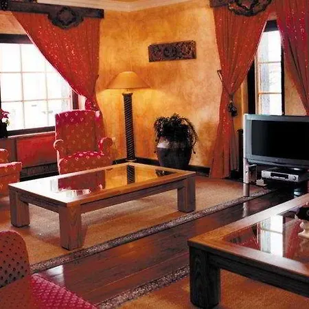 El Lodge, & Ξενοδοχείο