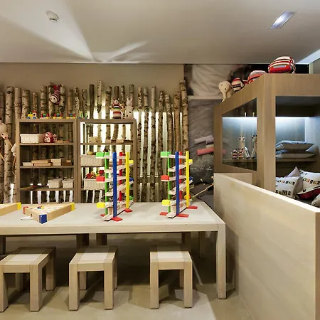 Ξενοδοχείο El Lodge, & 5*
