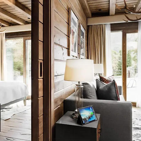 El Lodge, & Hotel