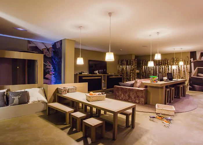 El Lodge, & Sierra Nevada