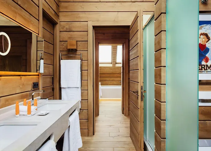 El Lodge, & Hotel Sierra Nevada