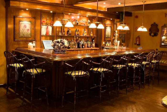 Hotel El Lodge, & Sierra Nevada